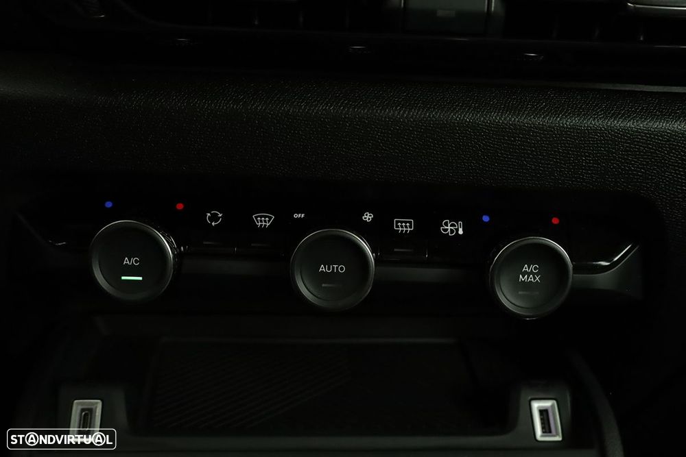Citroën C4 1.2 PureTech Plus EAT8 - 26