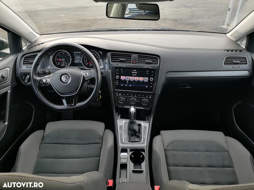 Volkswagen Golf - 21