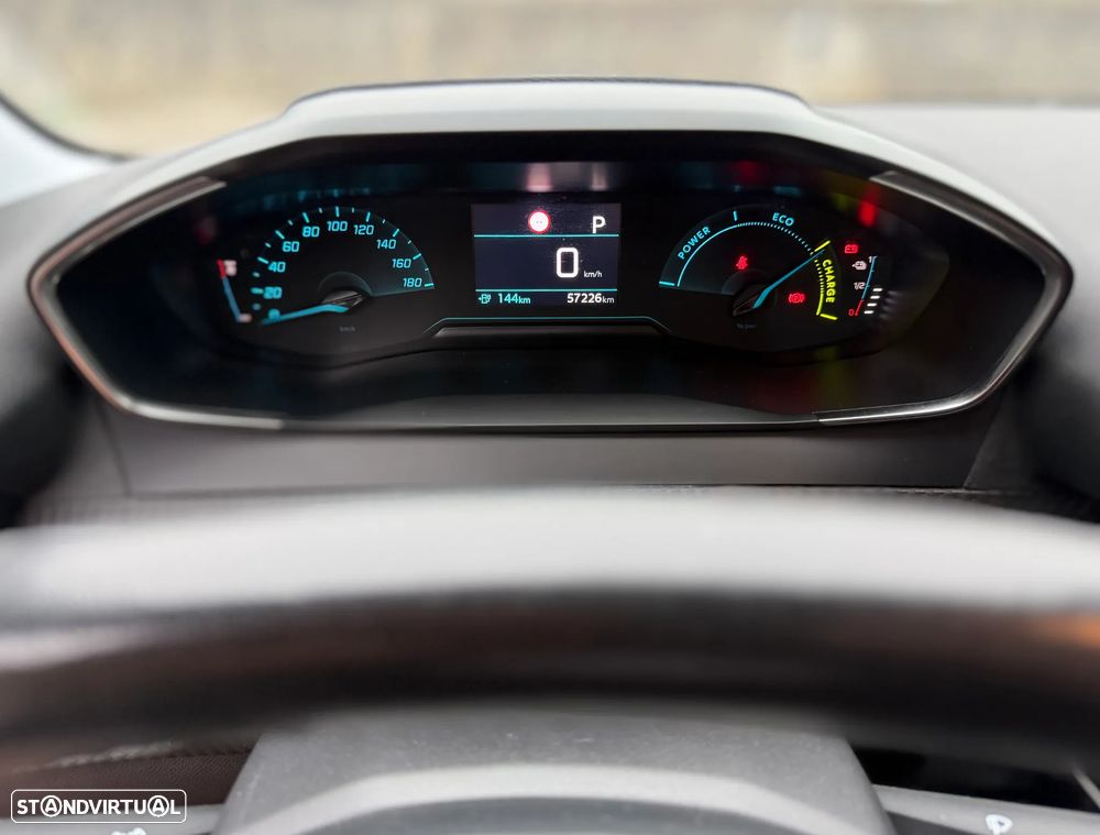 Peugeot e-208 50 kWh Active Pack — fotografia 17