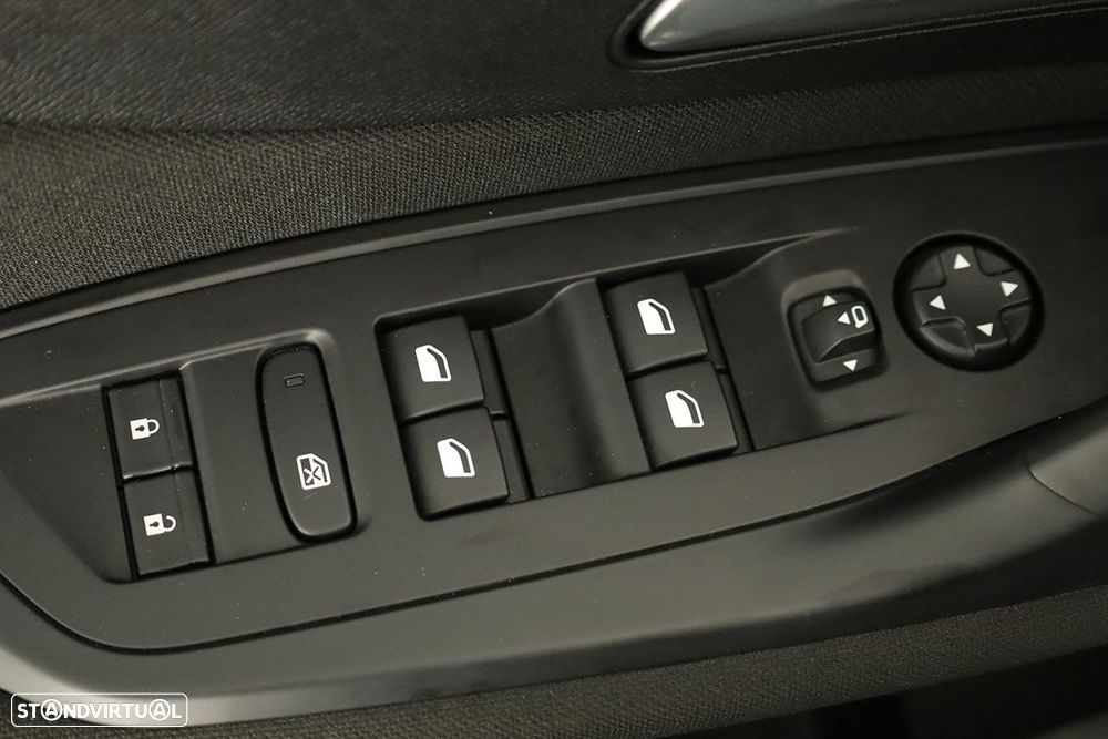 Peugeot 308 1.2 PureTech Allure Pack EAT8 - 18