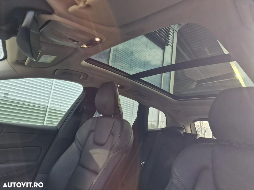 Volvo XC 60 Recharge T8 Twin Engine eAWD Inscription - 24