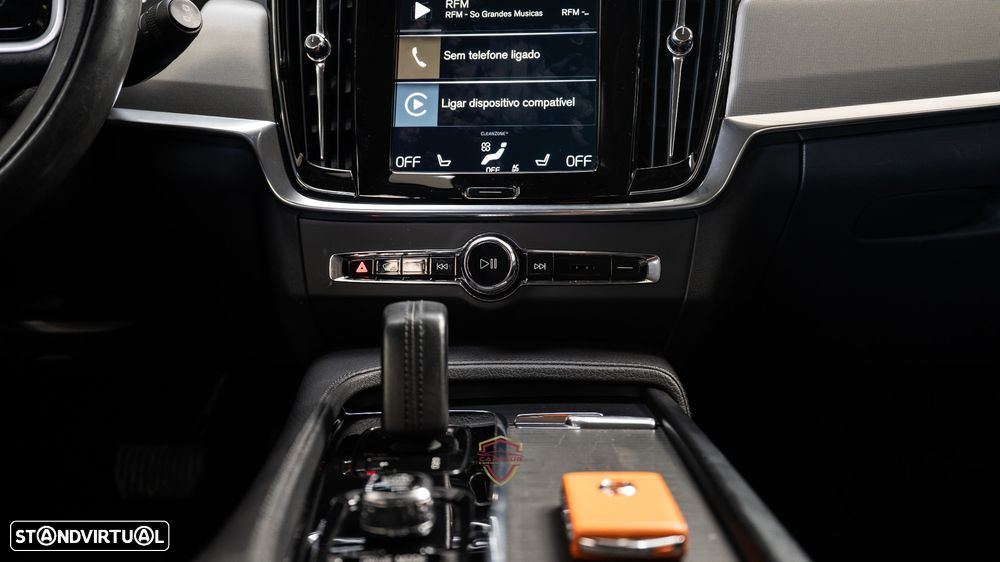 Volvo V90 2.0 B4 Momentum Plus Geartronic - 31
