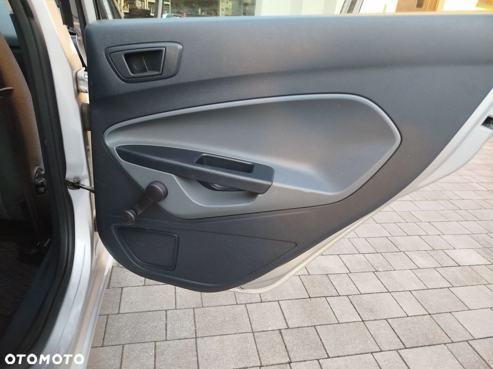 Ford Fiesta 1.25 Celebration - 27