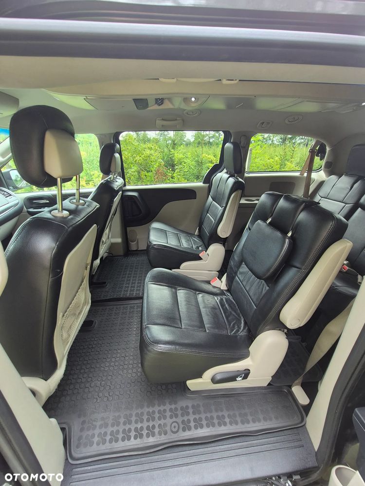 Dodge Grand Caravan - 5