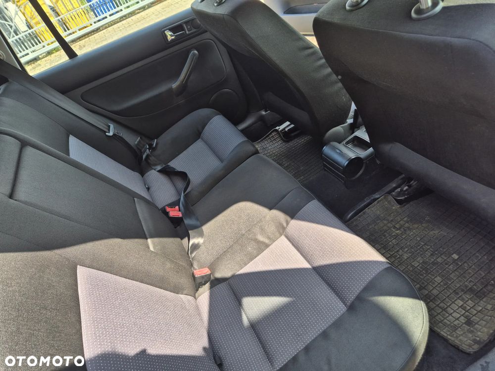 Volkswagen Golf - 20