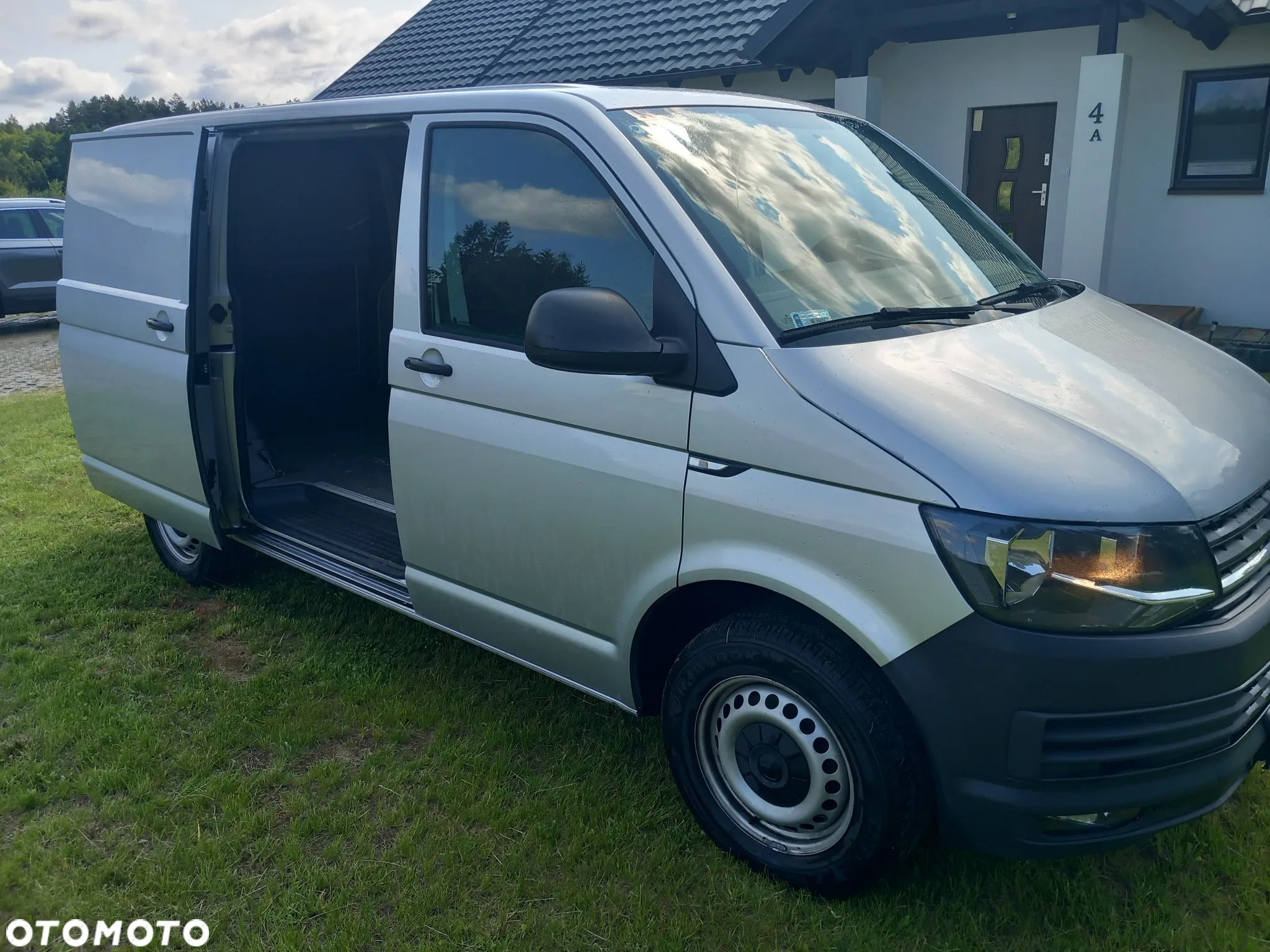 Volkswagen Transporter T6 TDI L1H1 - 2