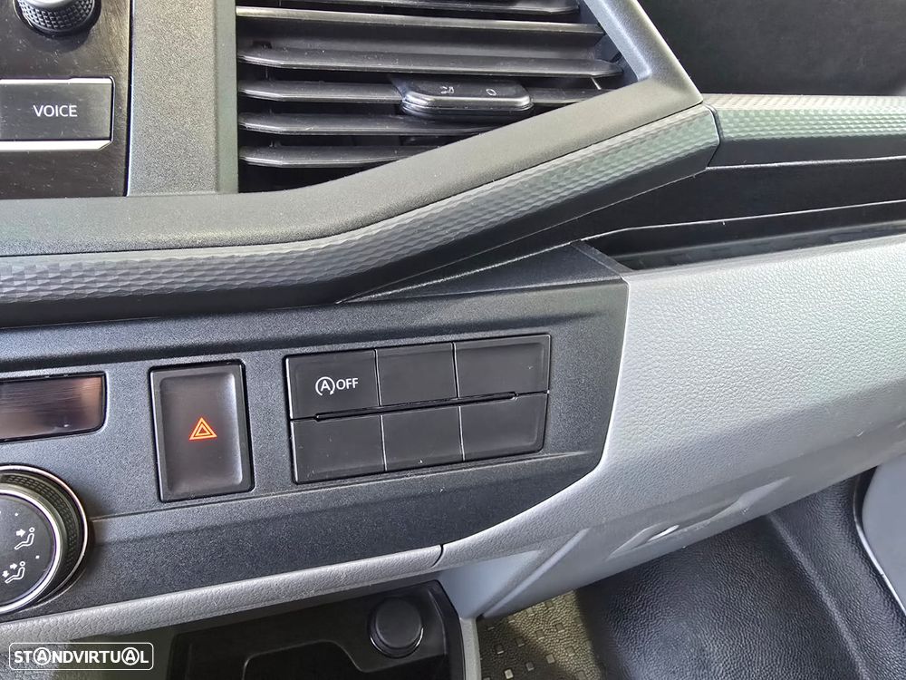 VW Transporter 2.0 TDI - 19