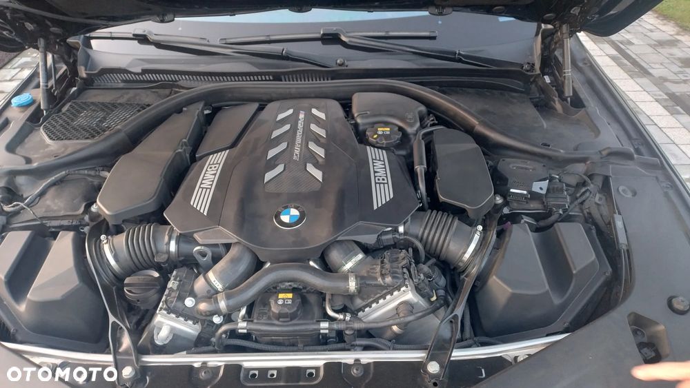 BMW Seria 8 - 12