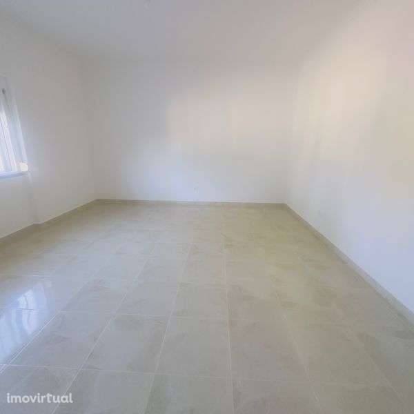 T1 - andar de moradia - Grande imagem: 2/12