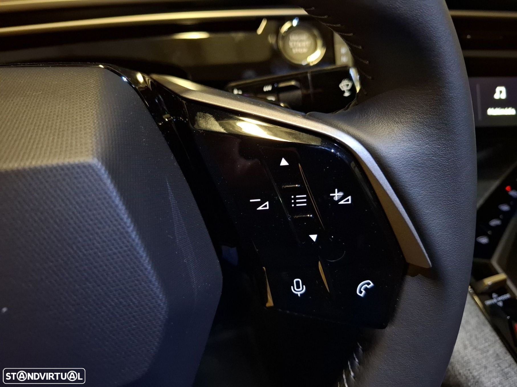 Peugeot E-3008 73 kWh Allure - 21