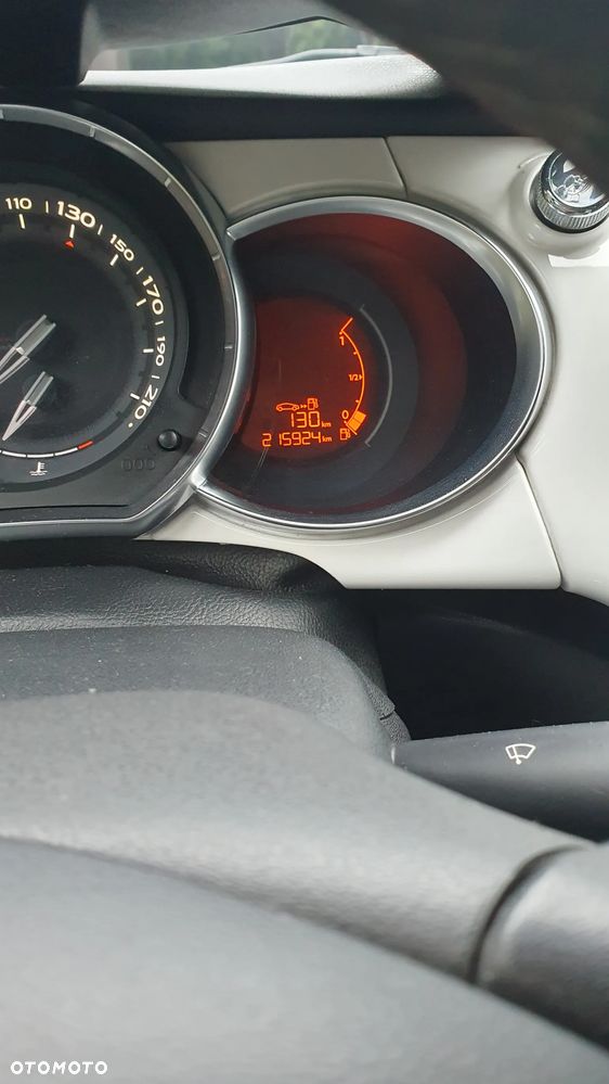 Citroën DS3 1.6 HDi SoChic - 6