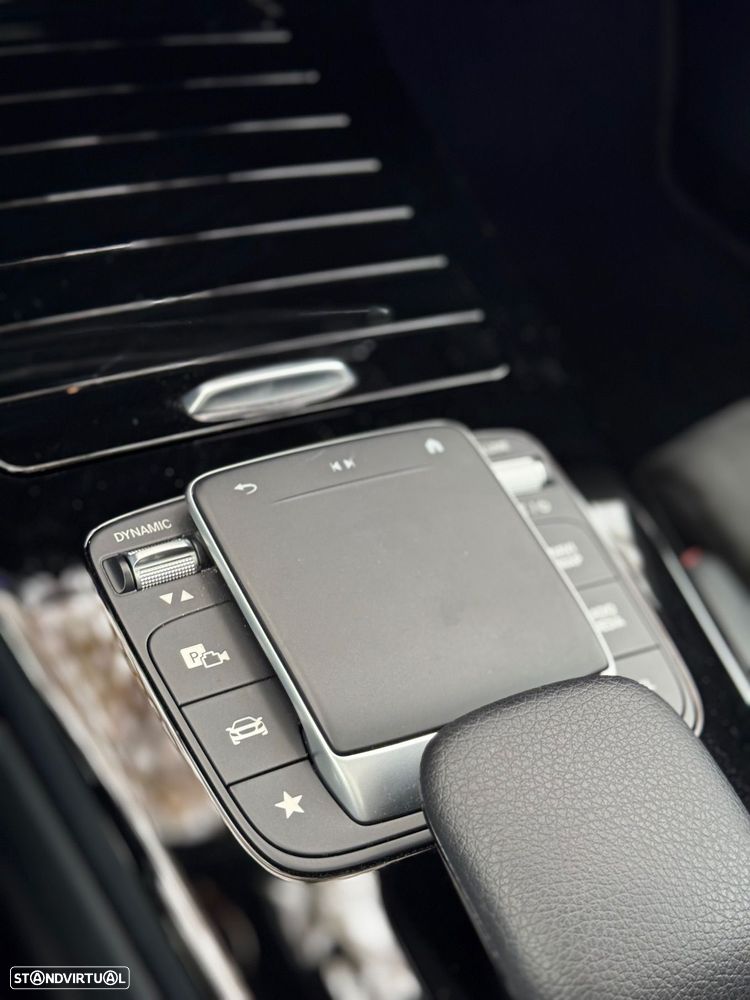 Mercedes-Benz A 250 e 8G-DCT AMG Line - 16