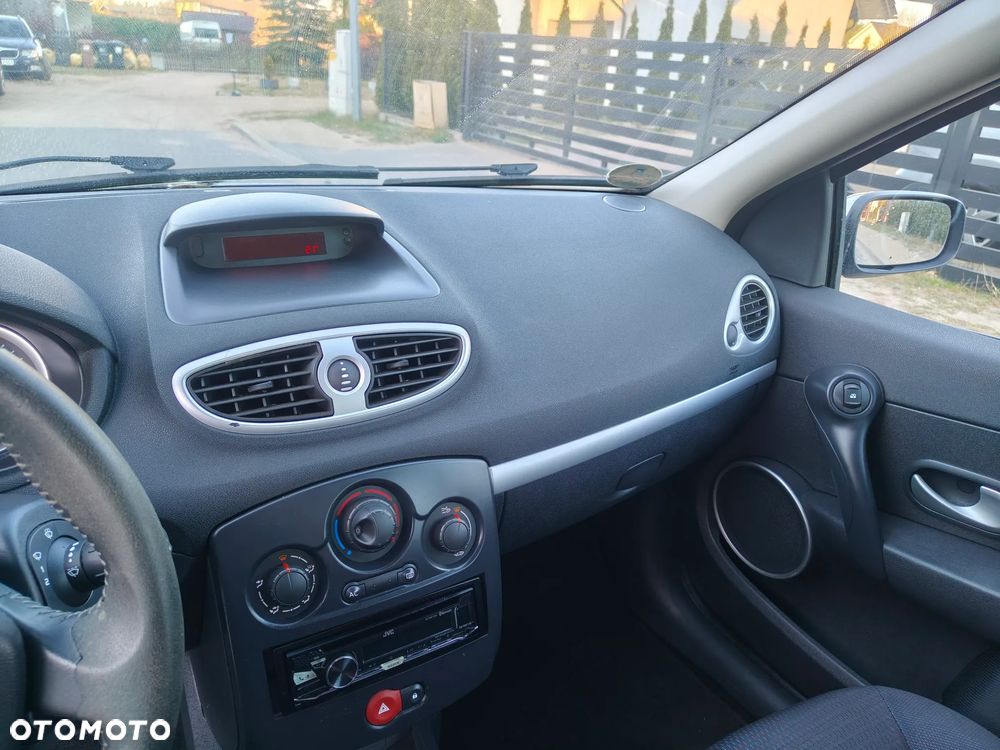 Renault Clio 1.2 TCE Authentique - 26