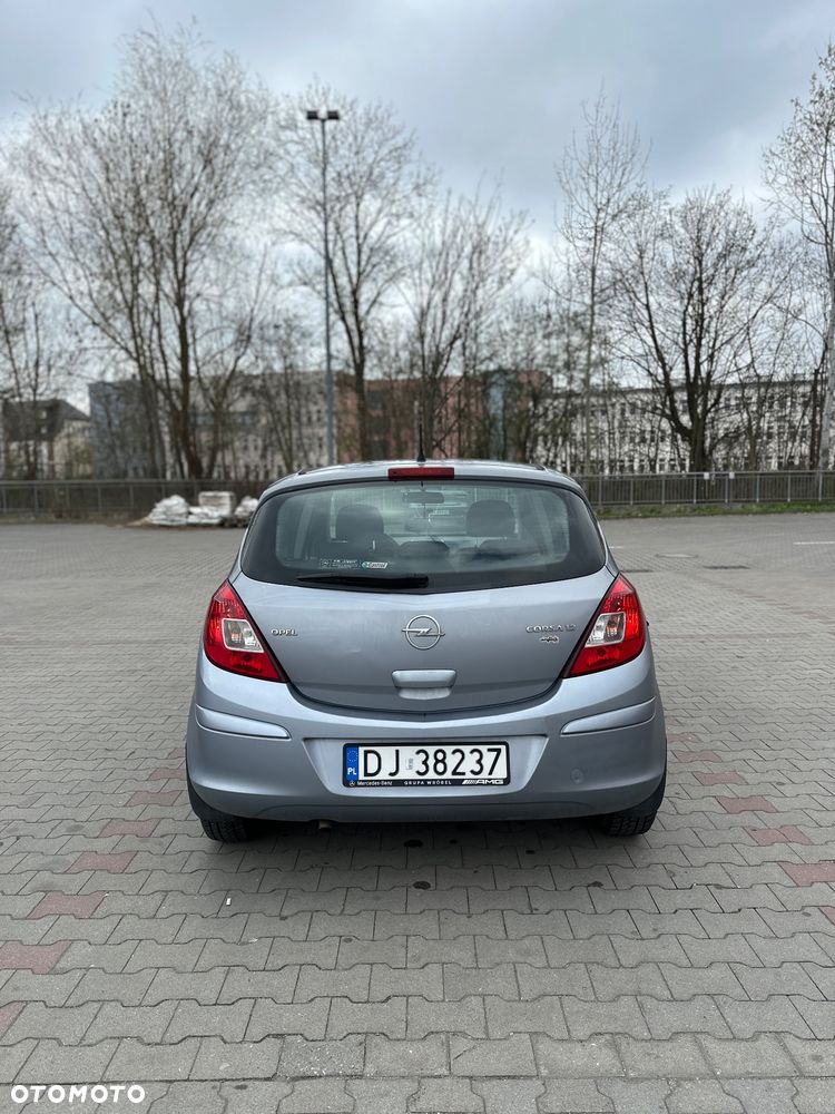 Opel Corsa 1.2 16V Enjoy - 4