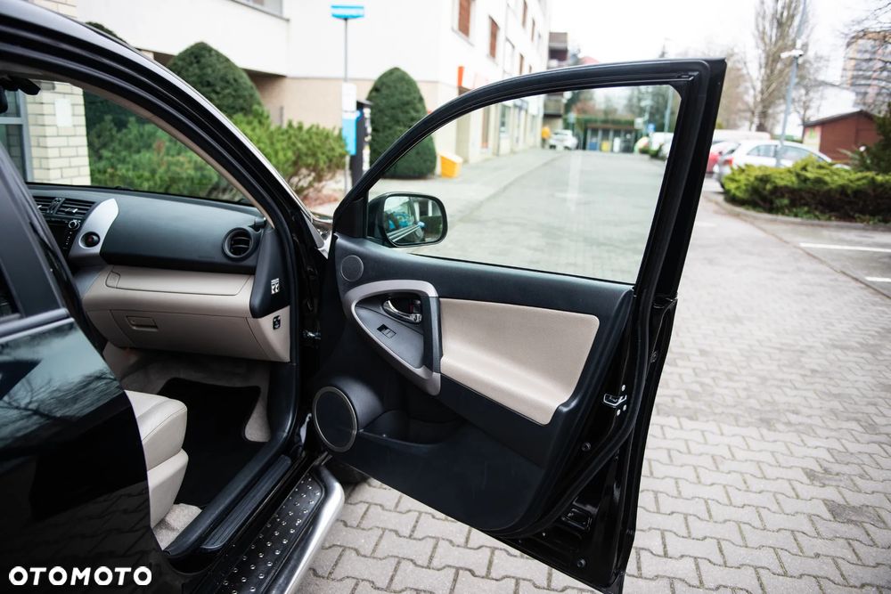 Toyota RAV4 2.0 4x4 Automatik Executive - 22