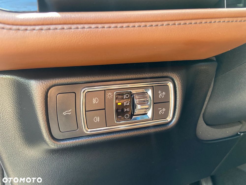 Lincoln Aviator - 32