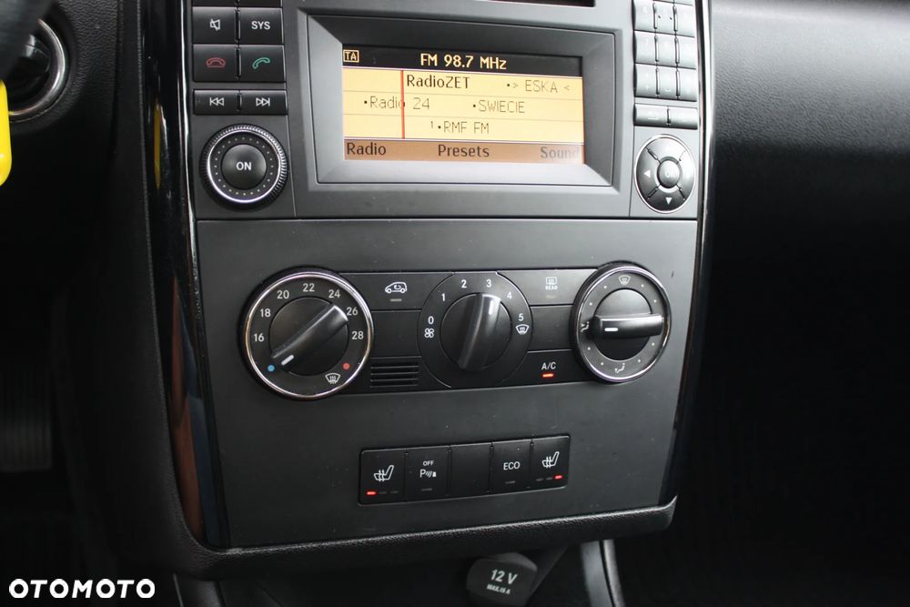 Mercedes-Benz Klasa A 180 BlueEFFICIENCY Elegance - 28