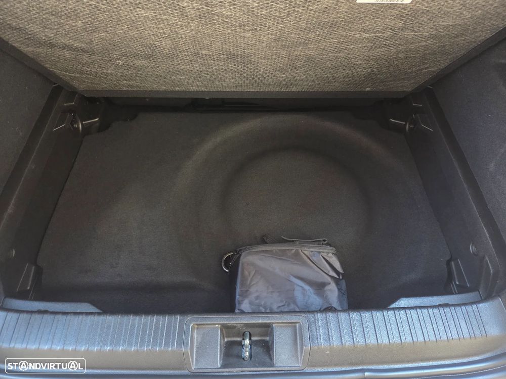 Renault Captur 1.6 E-Tech Full Hybrid Evolution - 36