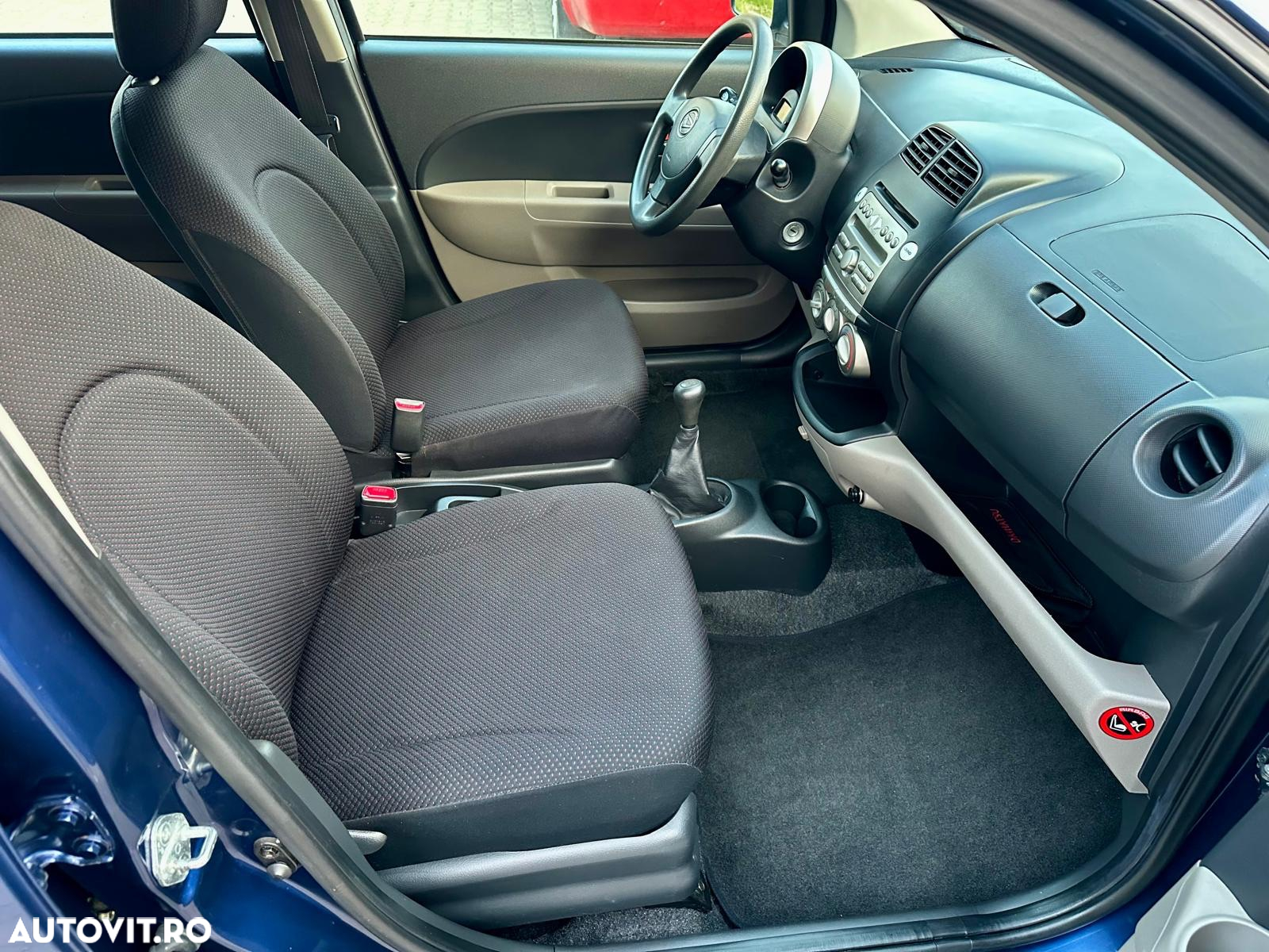 Daihatsu Sirion 1.0 CooLine - 9