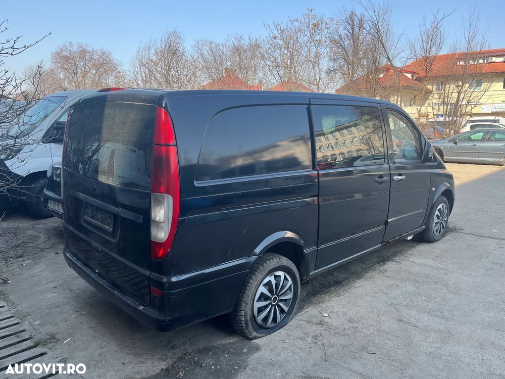 Dezmembrez Mercedes Benz Vito 2,2 CDI 2006 negru - 3