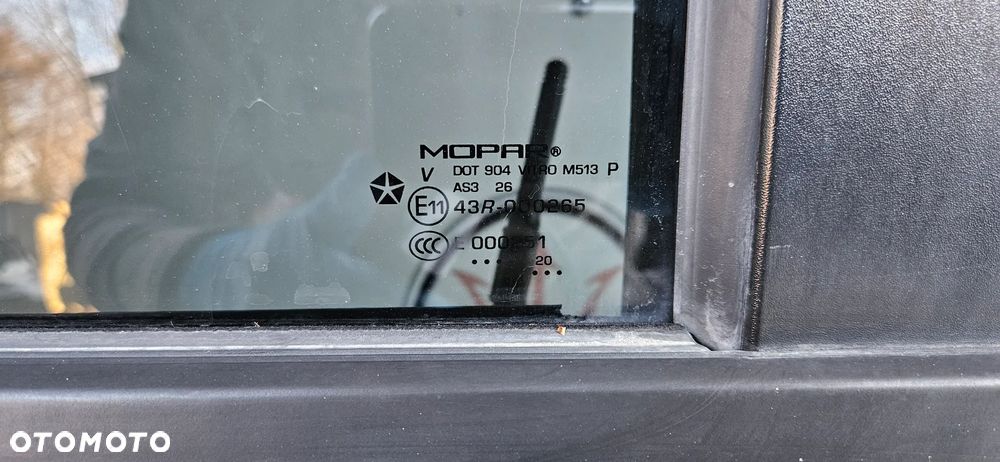 RAM 1500 V 5  2019- Big Horn KRÓTKI QUAD CAB 1,5 Drzwi przód prawy Drzwi przednie prawe  KOMPLETNE KOLOR PXJ - 21