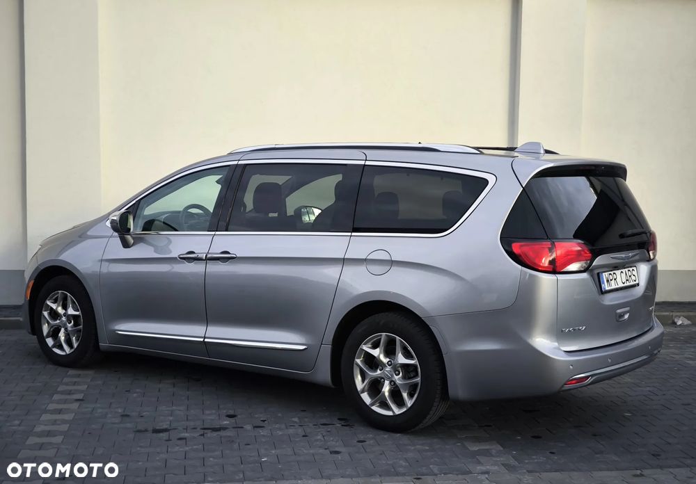 Chrysler Pacifica - 5
