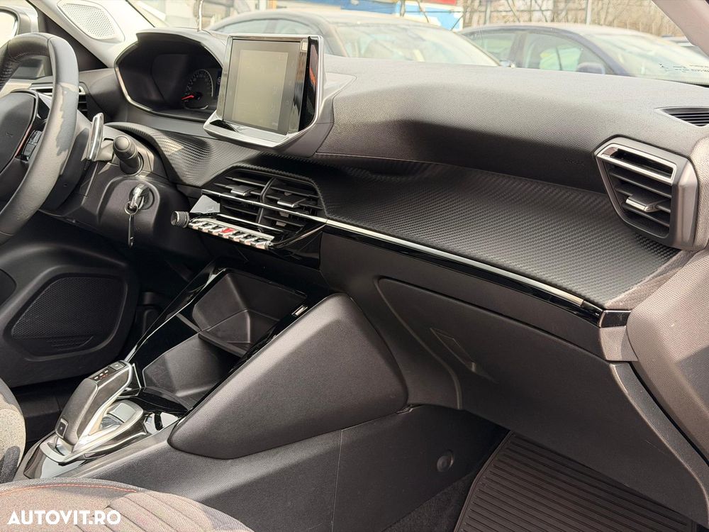 Peugeot 2008 1.2 L PureTech STT EAT8 Allure - 23