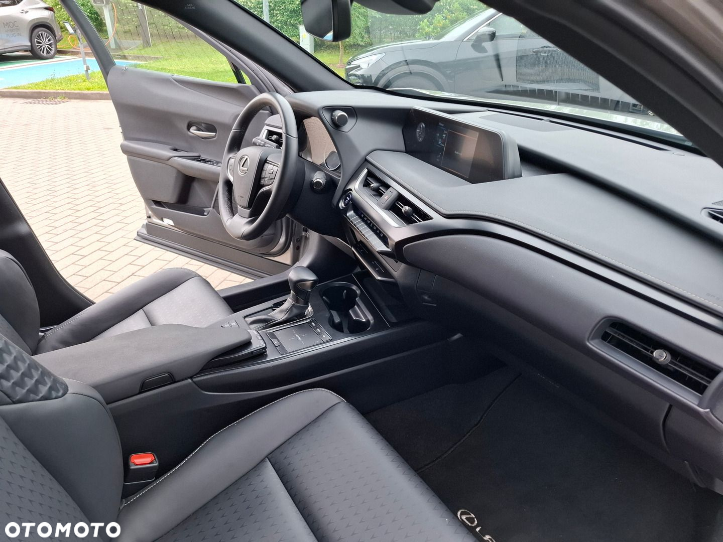Lexus UX 250h GPF F Impression 2WD - 20