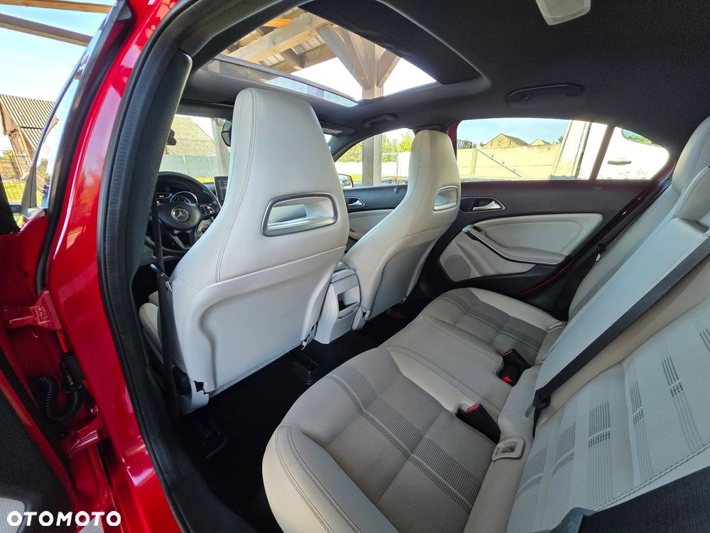 Mercedes-Benz Klasa A 200 CDI 4Matic 7G-DCT AMG Line - 32