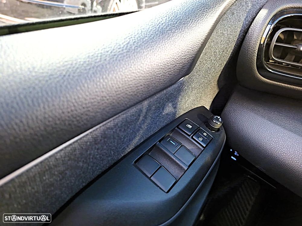 Toyota Yaris 1.5 HDF Exclusive - 35