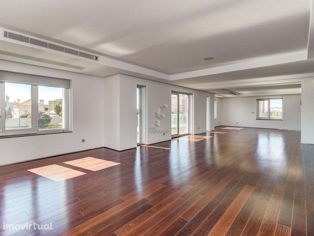 Magnífico apartamento T5 + 1 no Condomínio Jardins São Lourenço - L... - Grande imagem: 4/58