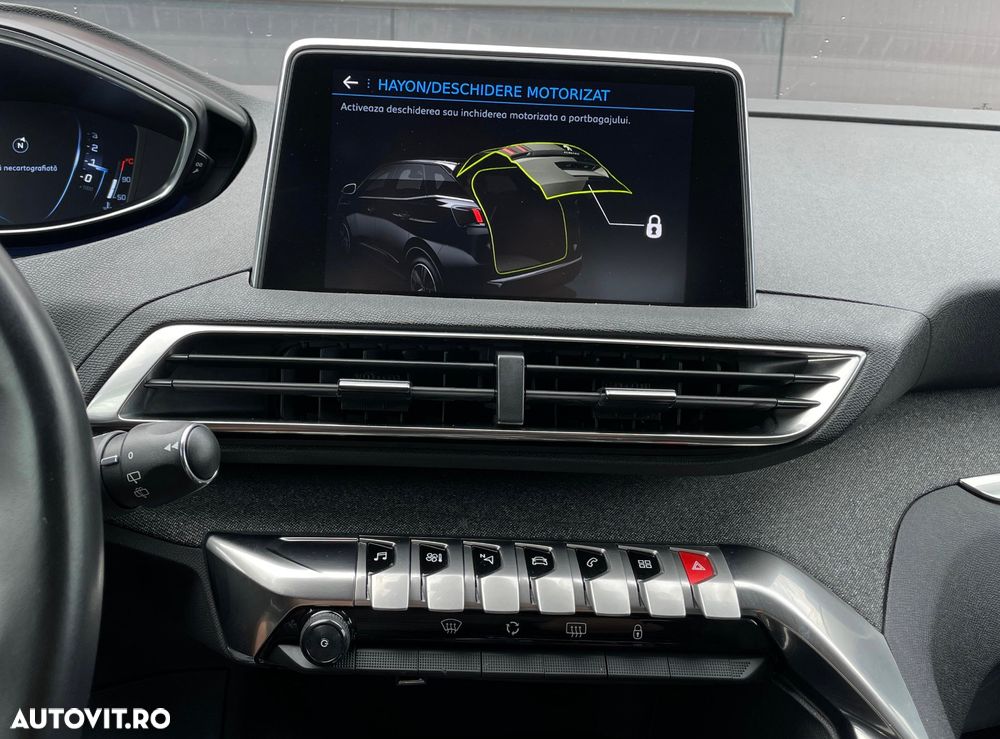 Peugeot 3008 1.2 PureTech 130 EAT8 GT - 28