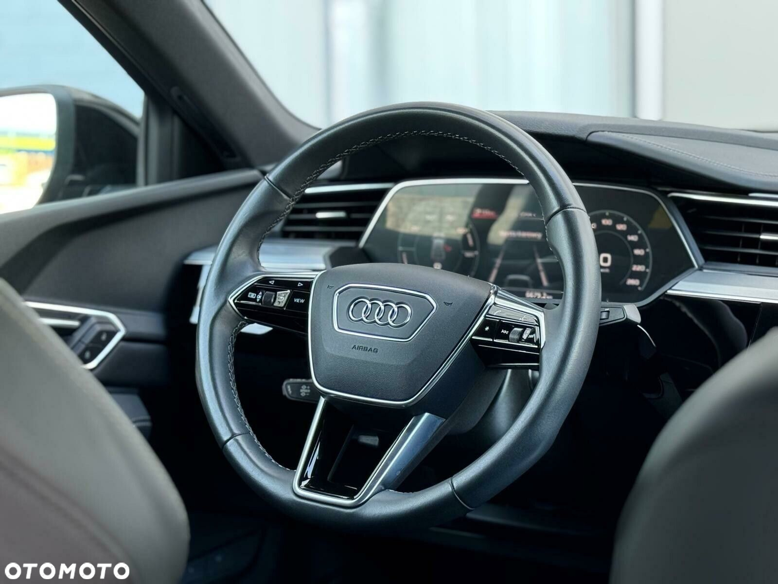Audi e-tron - 16