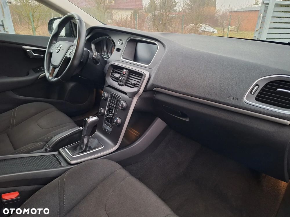 Volvo V40 T2 Kinetic - 23