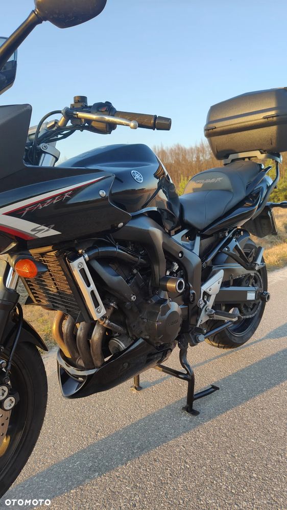 Yamaha FZ6 - 24