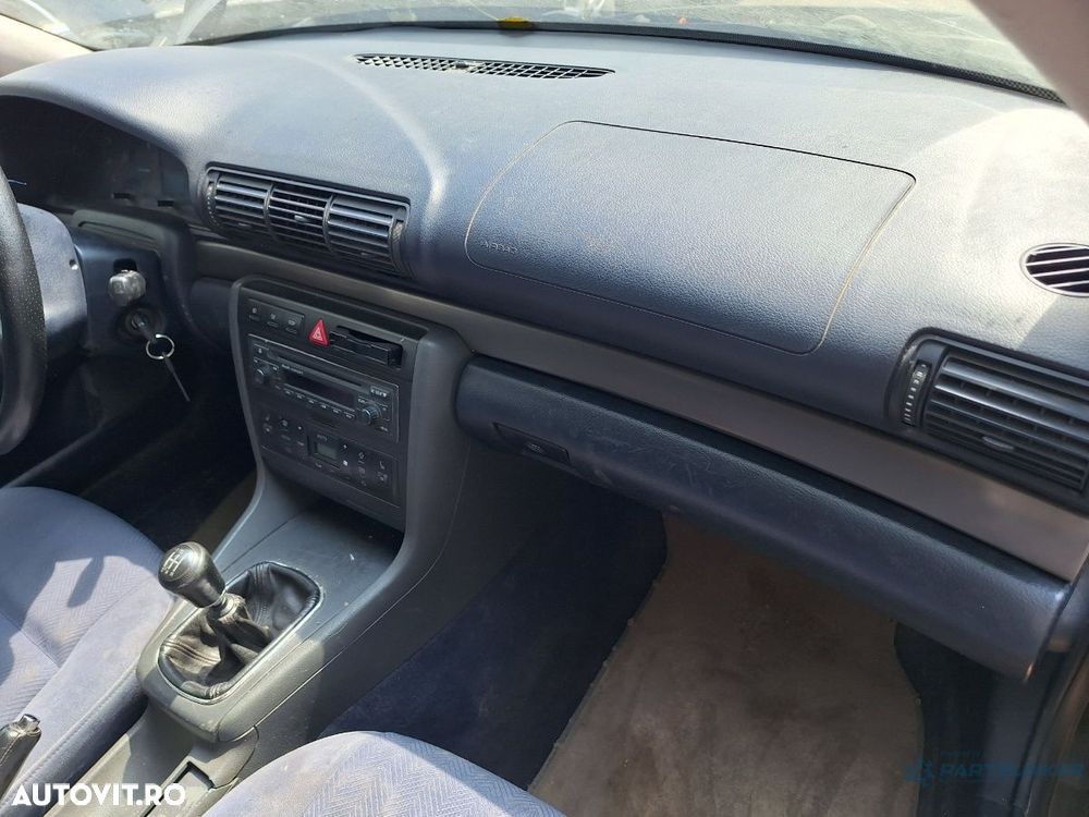 Panou plansa de bord AUDI A4 B5 1999 - 2001 , FACELIFT , albastru maritim 8D1857041Q - 1