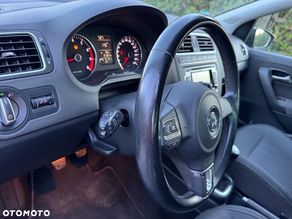 Volkswagen Polo - 8