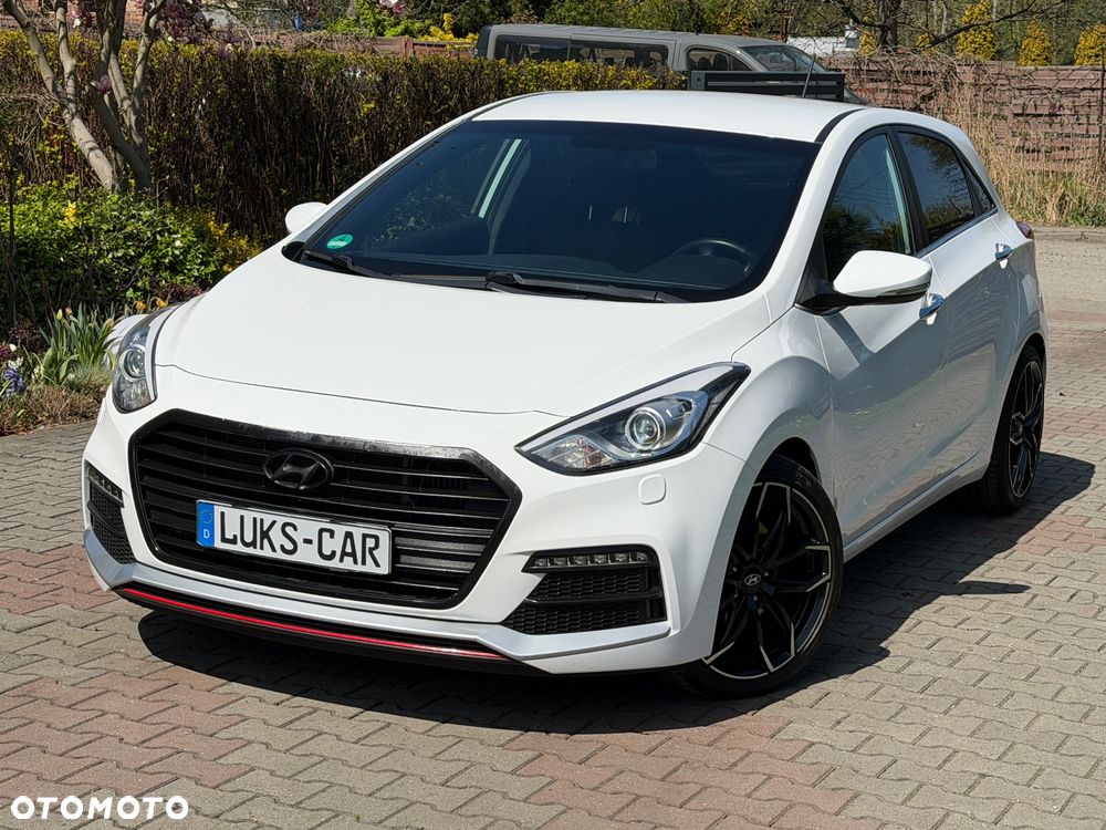 Hyundai i30 1.6 GDI Turbo Luxury - 1