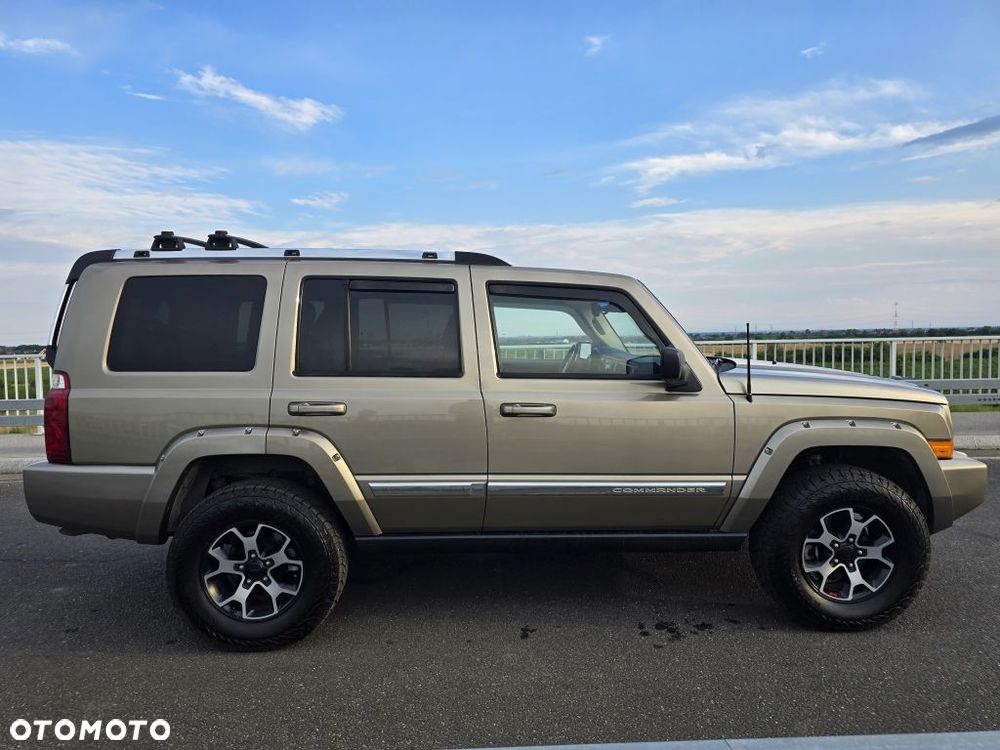 Jeep Commander 5.7 V8 HEMI Automatik Limited - 39