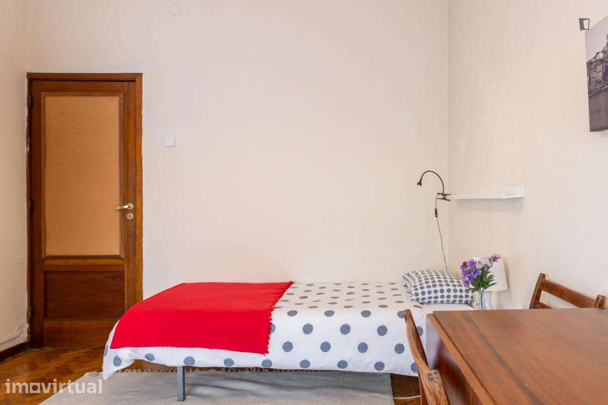Quarto - localizado em Paranhos Porto - Grande imagem: 4/39
