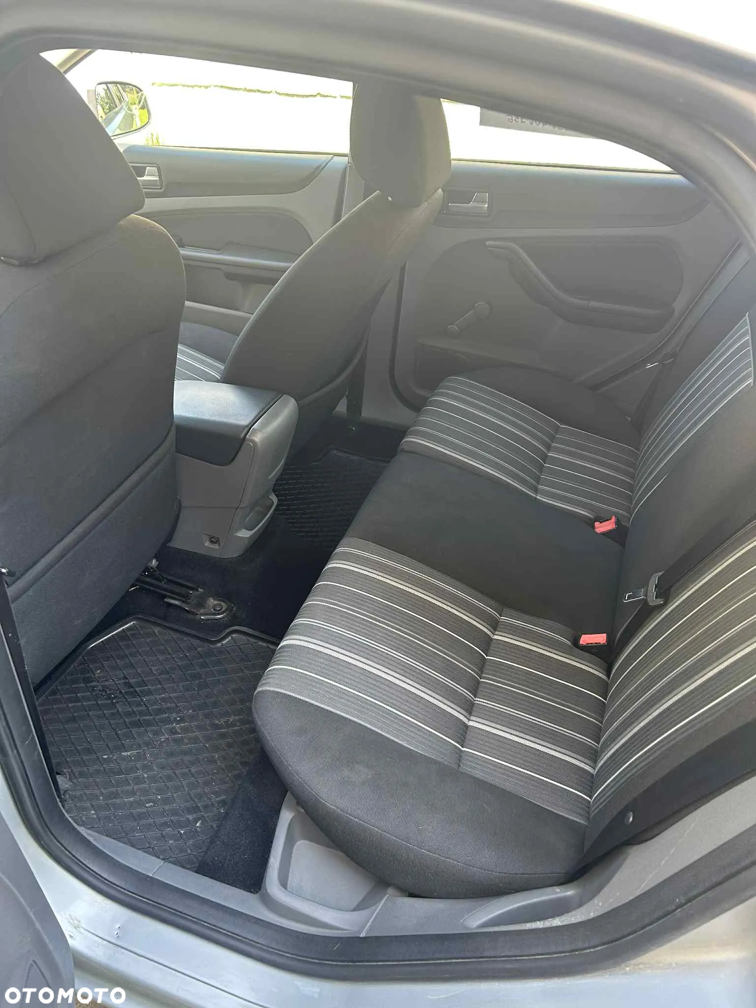Ford Focus 1.6 Ambiente - 6