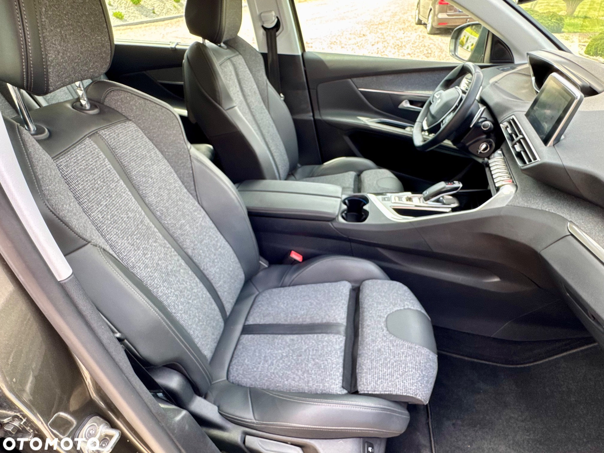 Peugeot 5008 1.5 BlueHDi Allure S&S EAT8 - 26