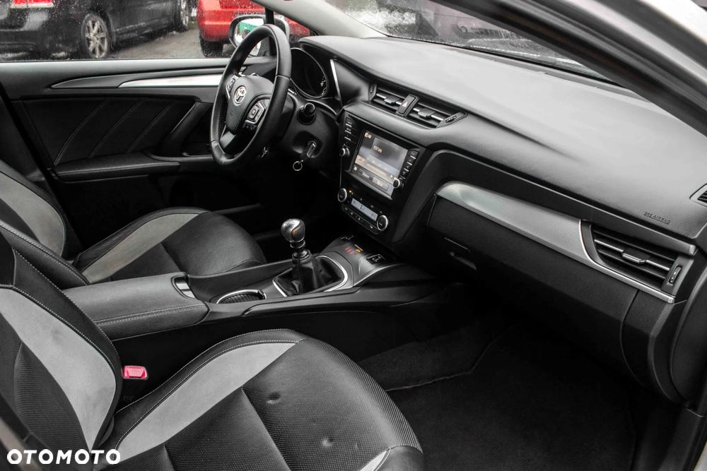 Toyota Avensis Touring Sports 1.6 D-4D Business Edition - 24