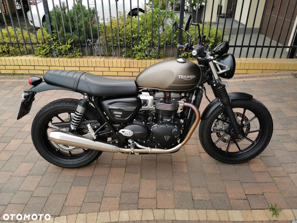 Triumph Street Twin - 1