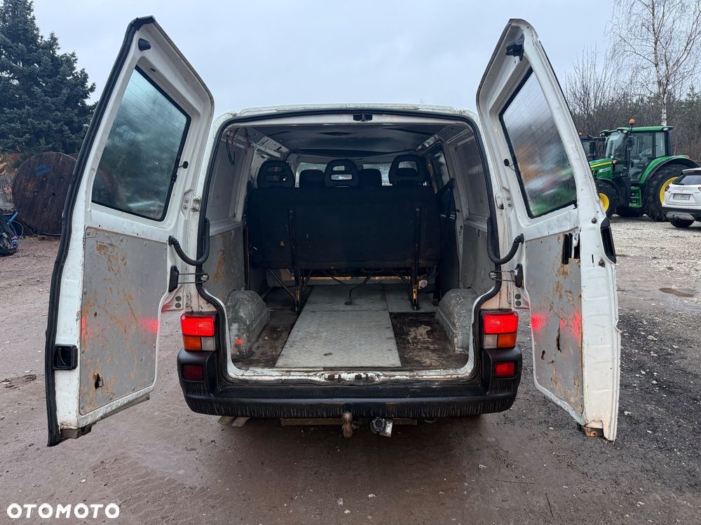 Volkswagen Transporter - 4