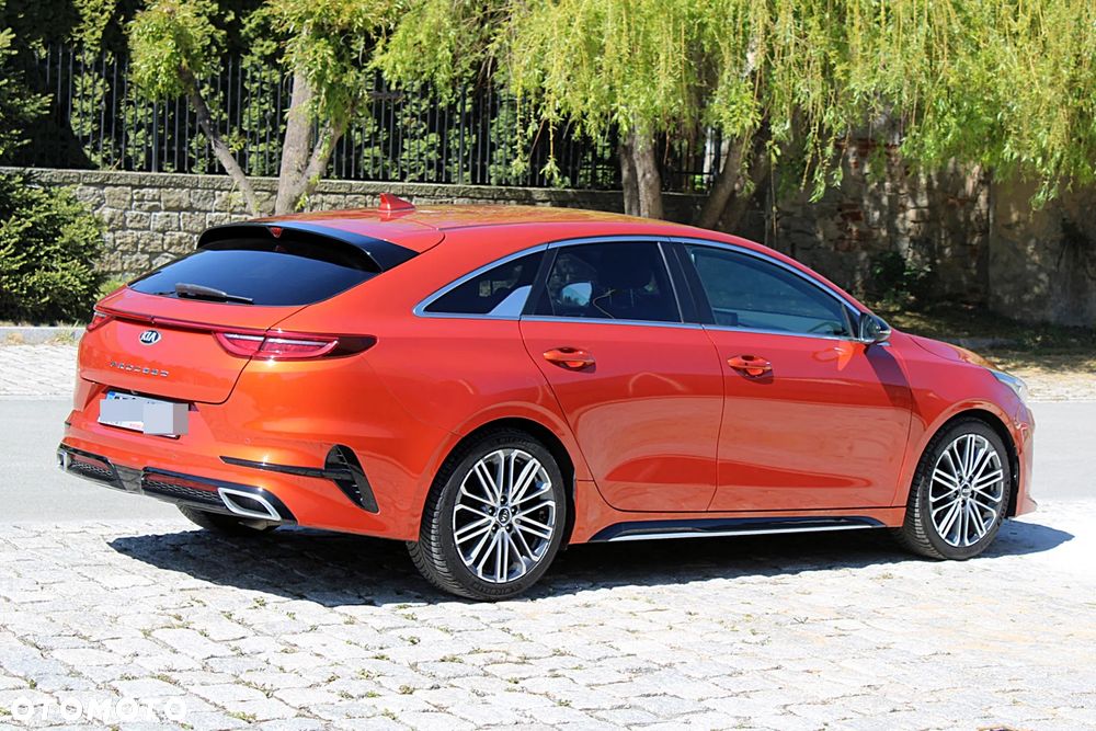 Kia ProCeed - 12