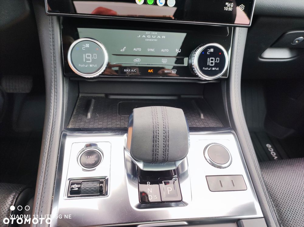 Jaguar F-Pace P250 AWD R-Dynamic Black - 18