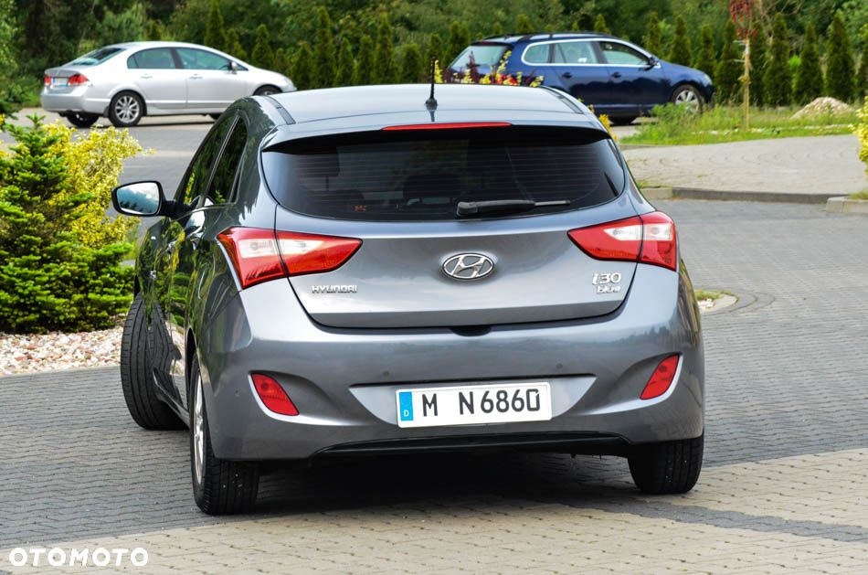 Hyundai i30 blue 1.6 CRDi Trend - 3
