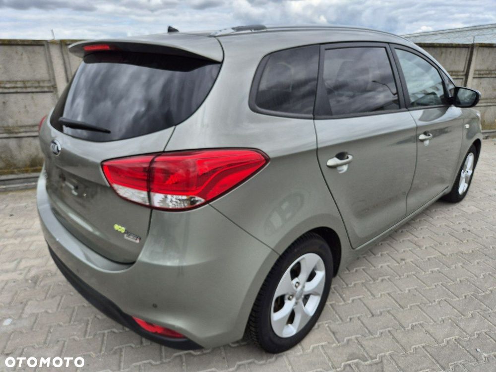 Kia Carens - 3