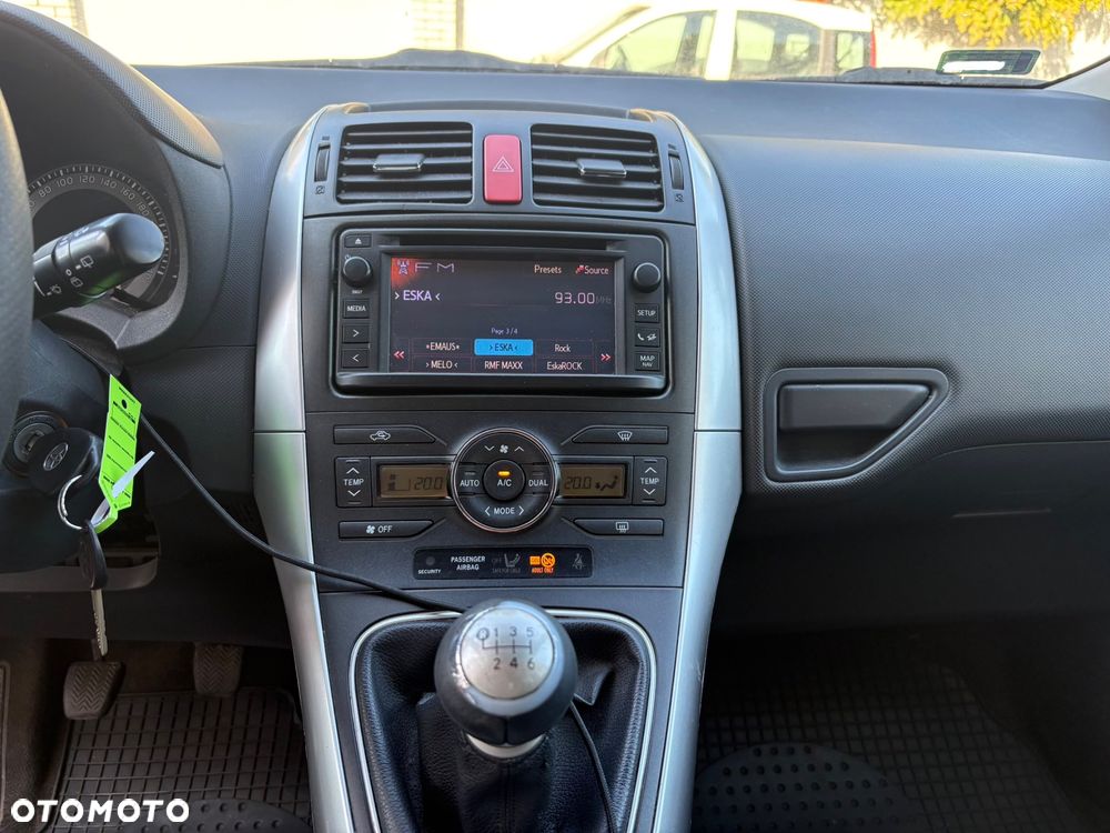 Toyota Auris 1.6 Dynamic - 12